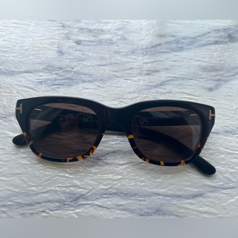 TOM FORD Eyewear
Snowdon sunglasses